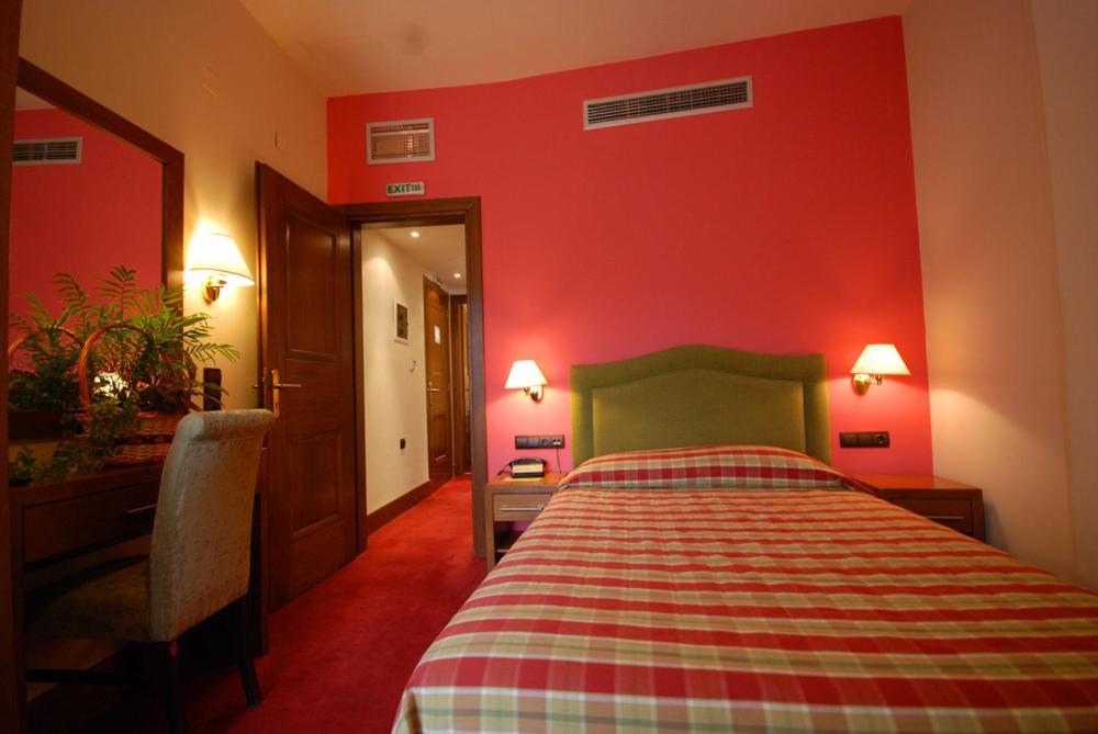 Hotel Elvetia Карпенисион Номер фото